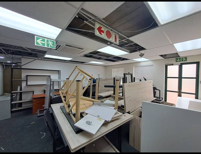 175M² OFFICE TO LET IN DUNKELD WEST